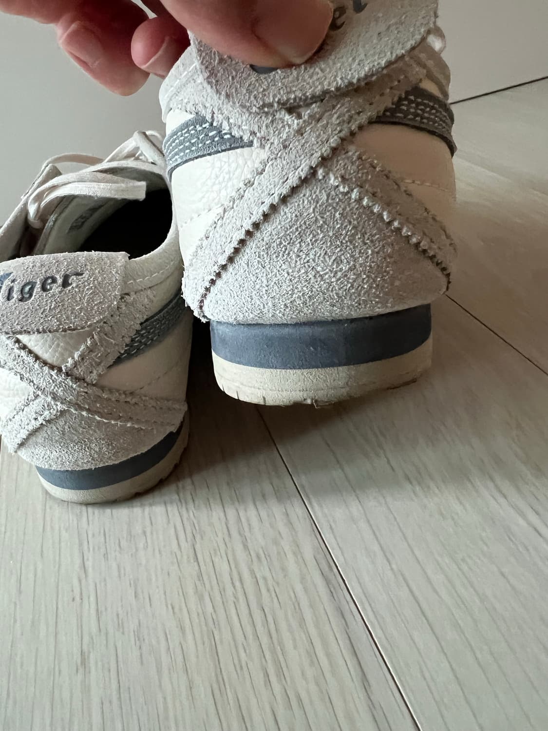 오니츠카 타이거 상품이미지8