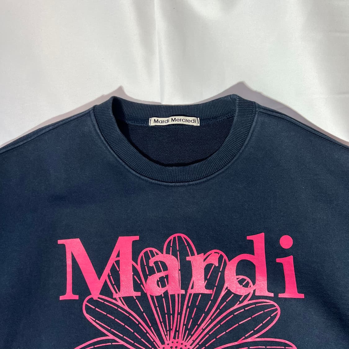 [FREE]마르디메크르디 빅로고 네이비 맨투맨 티셔츠 상품이미지2