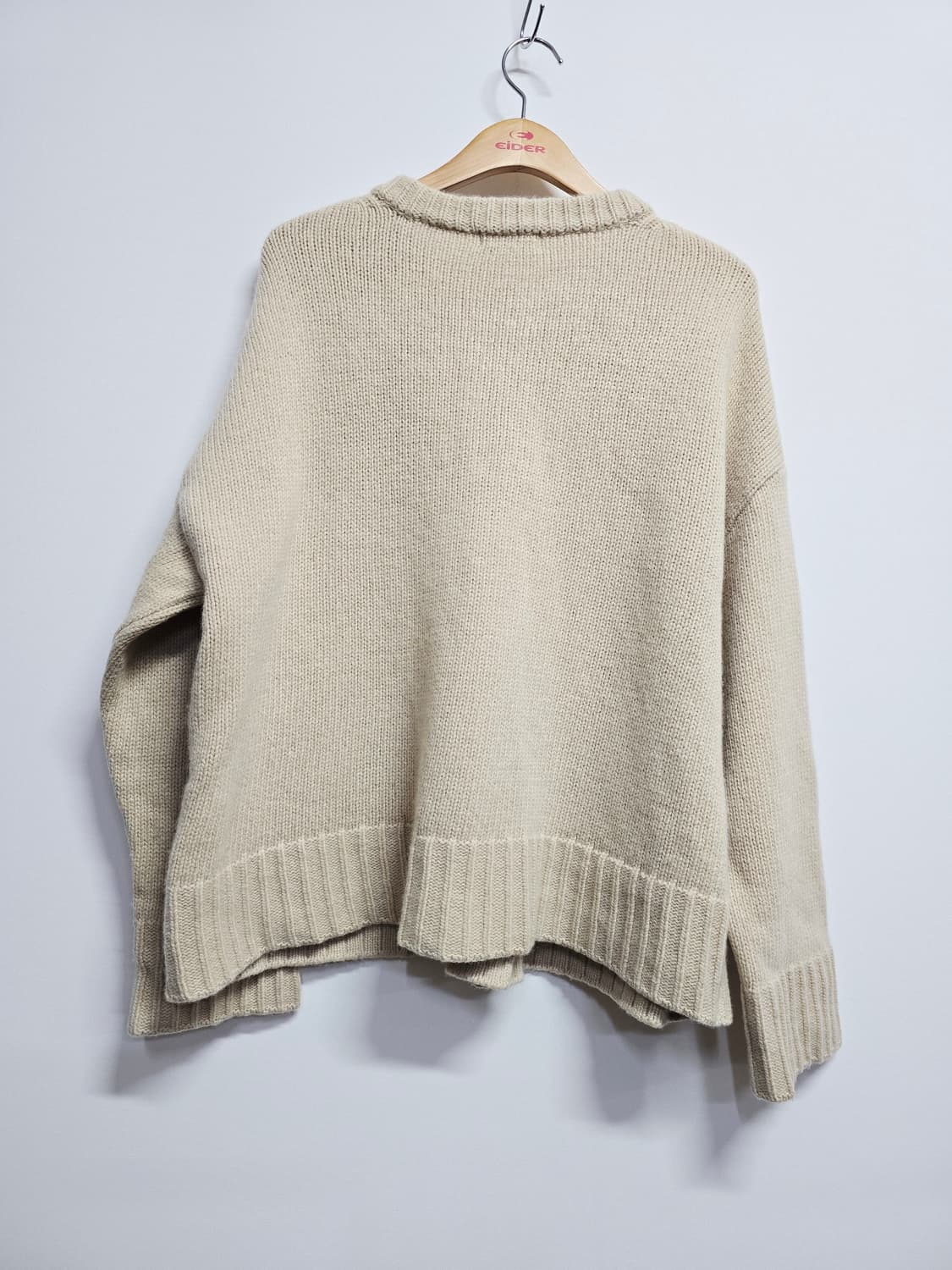 스튜디오 톰보이 베이지색 모혼방 가디건 상품이미지5