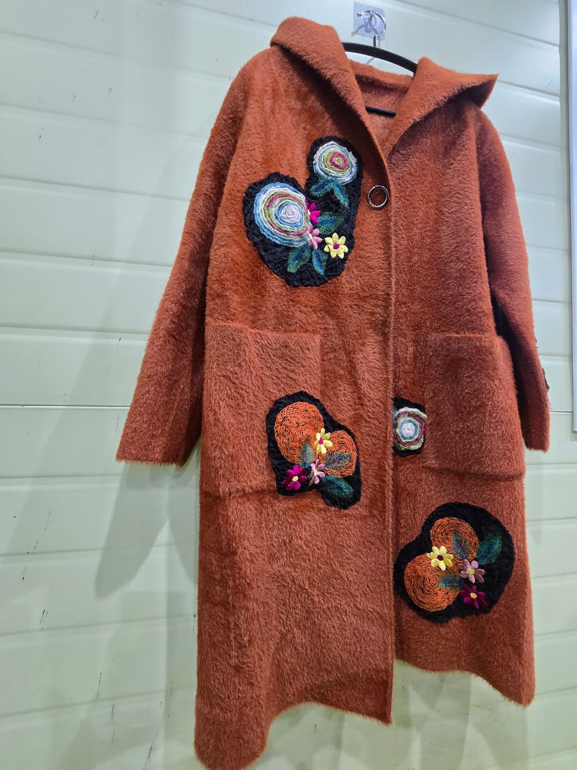 에코 밍크퍼 자수  후드 니트 코트 상품이미지6