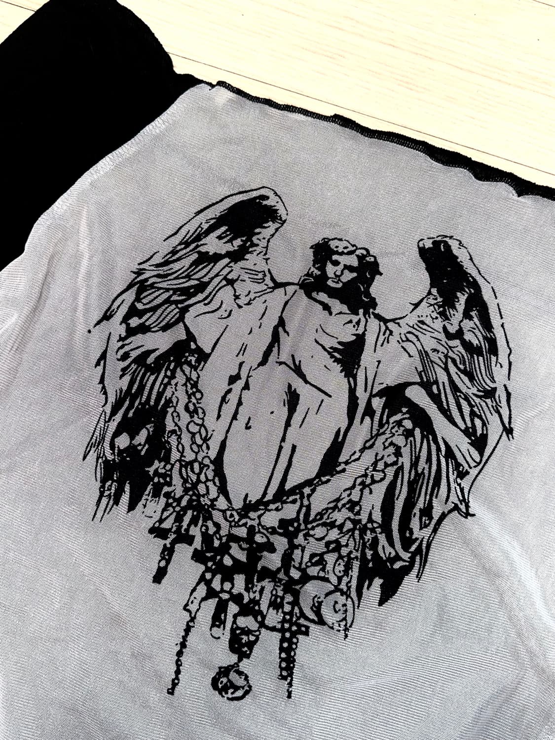 오프숄더 프린팅 시스루 티 상품이미지2