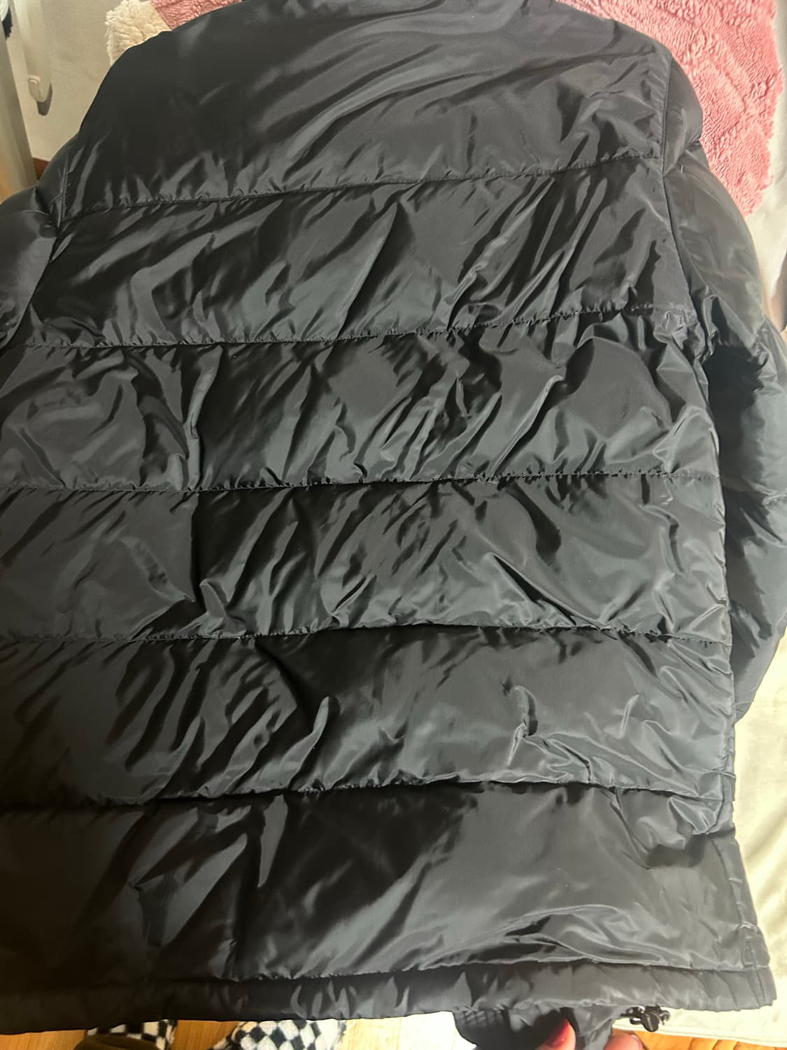 프라다 삼각 로고 패딩 남성 46 상품이미지3