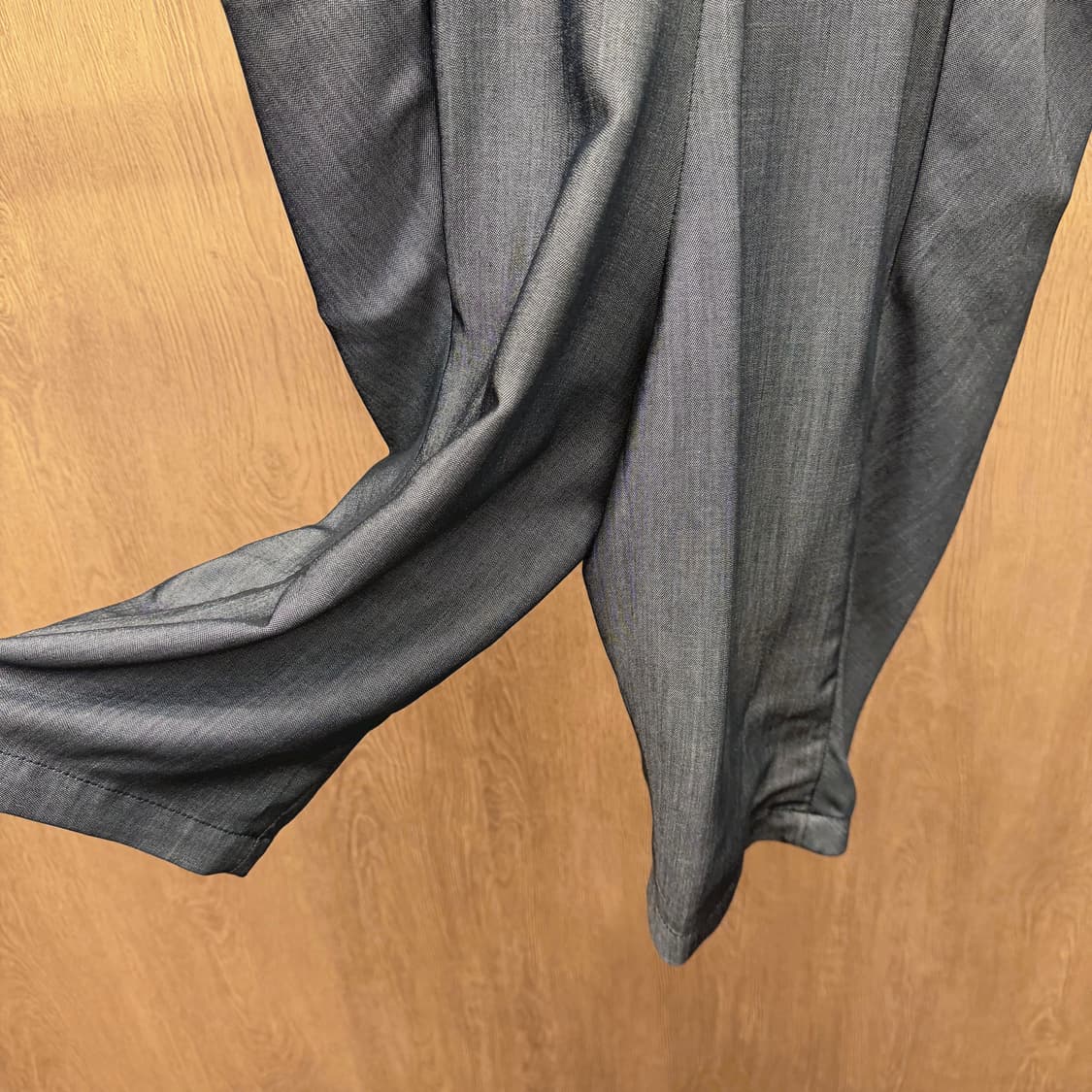 엠포리오 아르마니 하프 팬츠 언발란스 랩 레이어드 디테일 차콜 그레이 상품이미지6