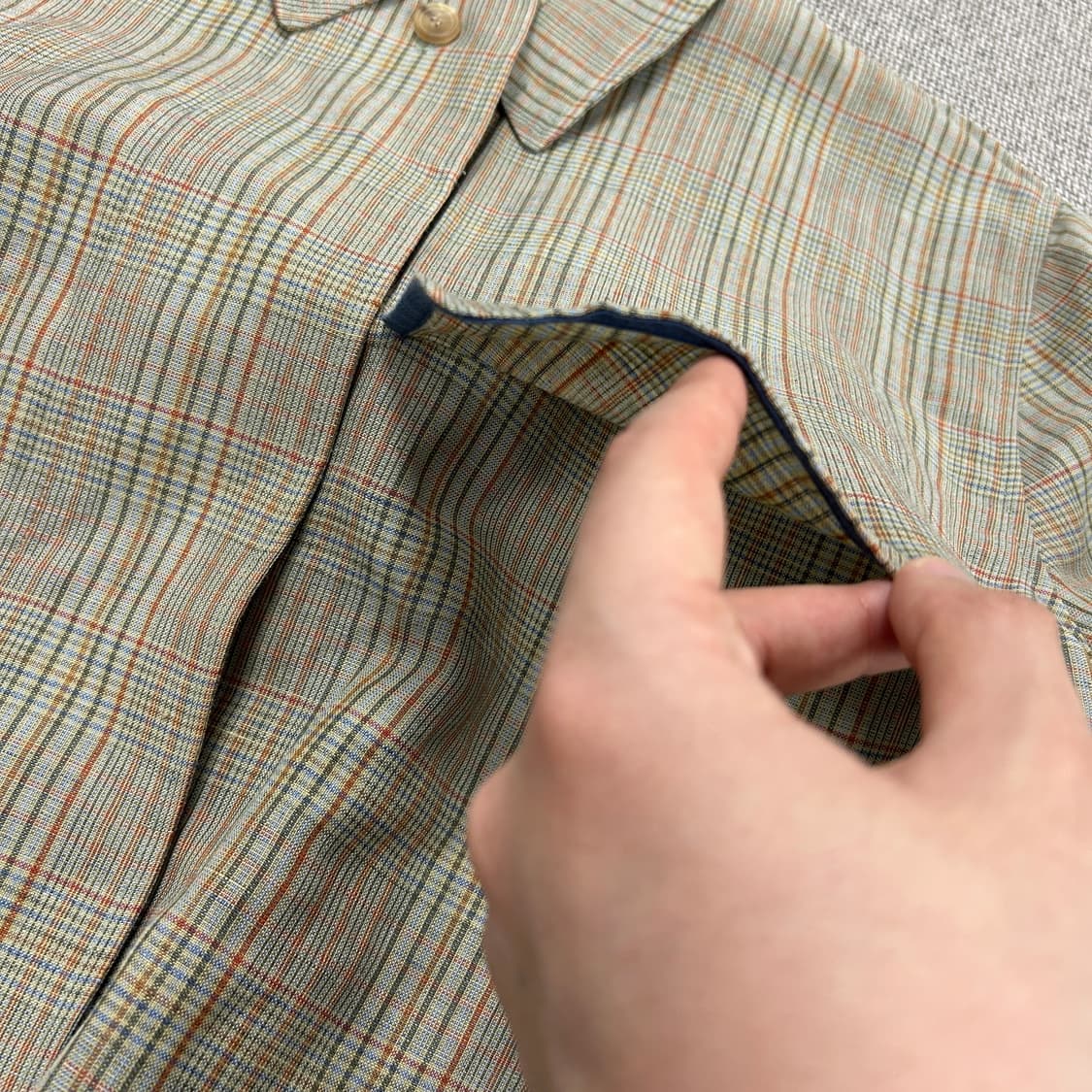 더캐시미어 절개 포켓 체크셔츠(88) 상품이미지3