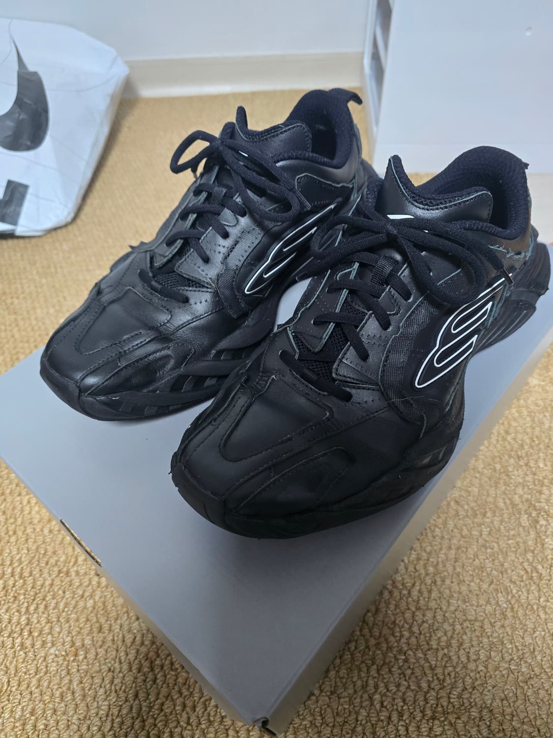 발렌시아가 먼데이 42 블랙 상품이미지2