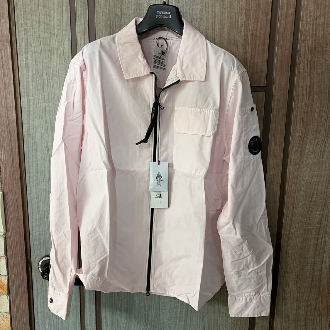 새상품(S)씨피컴퍼니 CP컴퍼니 렌즈 개버딘 오버셔츠 헤븐리핑크 상품이미지2