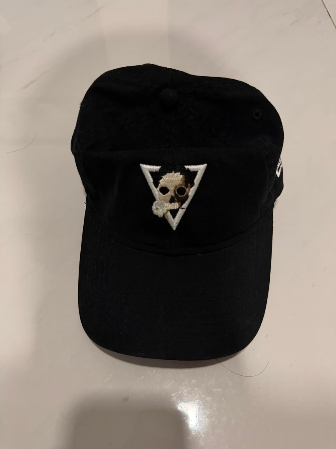 언더커버  "NEW WARRIORS" 컬렉션 데드 허밋 볼캡 상품이미지1