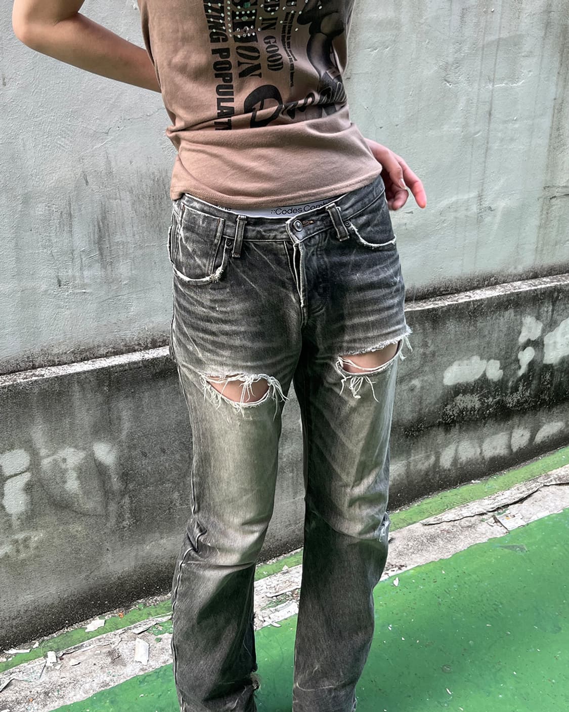 Y2K Grunge Curved Distressed Denim Pants 상품이미지3