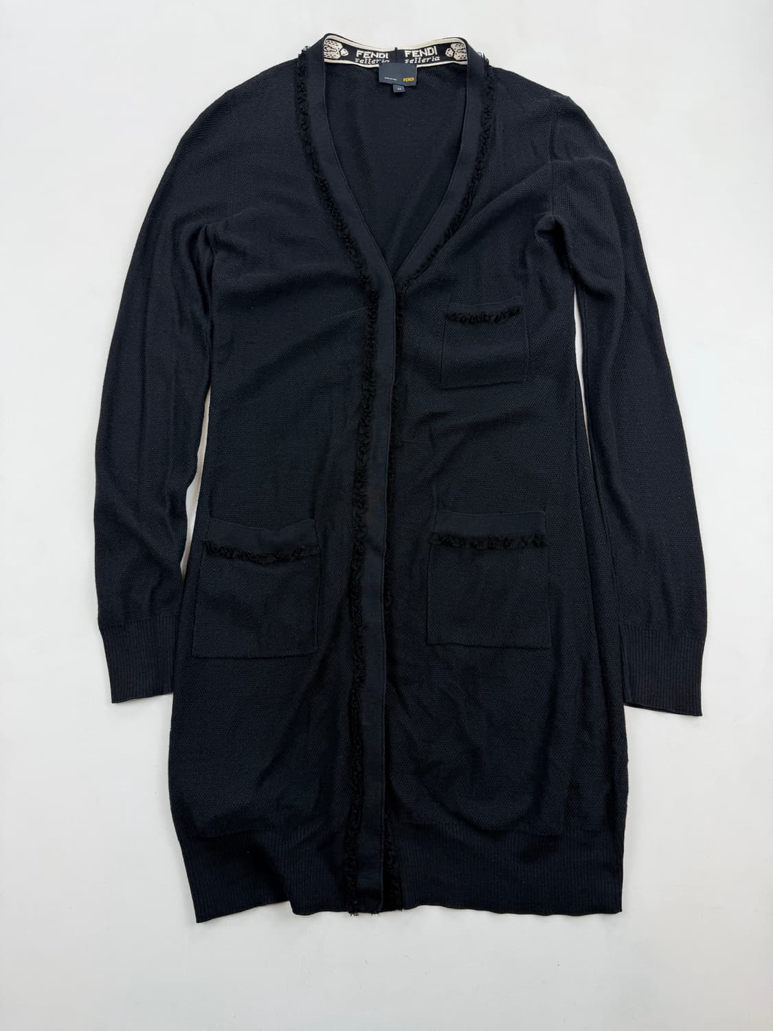 펜디 selleria 테이핑 패턴 니트 가디건 상품이미지1