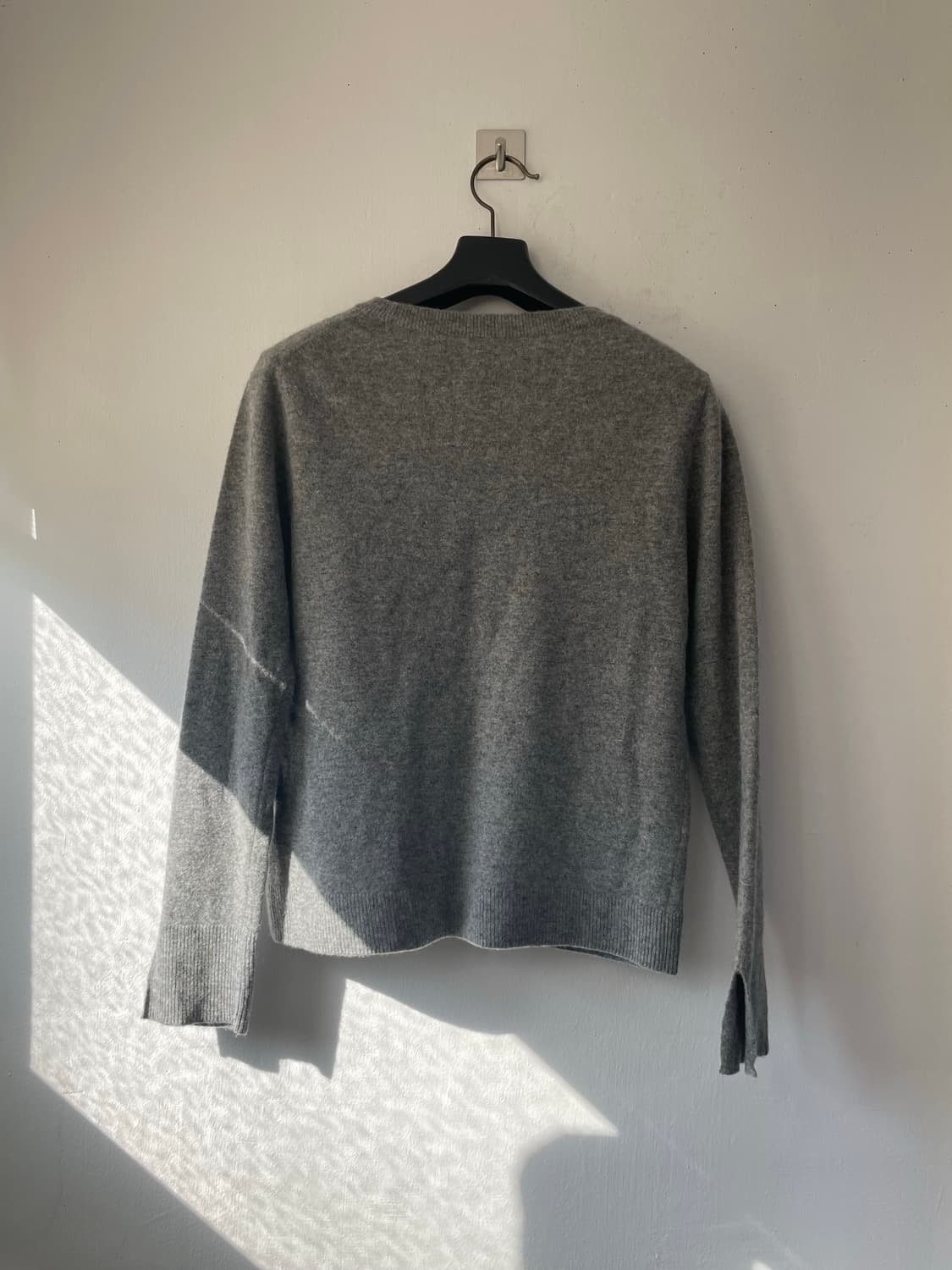 서브셋 프리미엄 라운드넥 울캐시 니트 그레이 새상품 상품이미지6