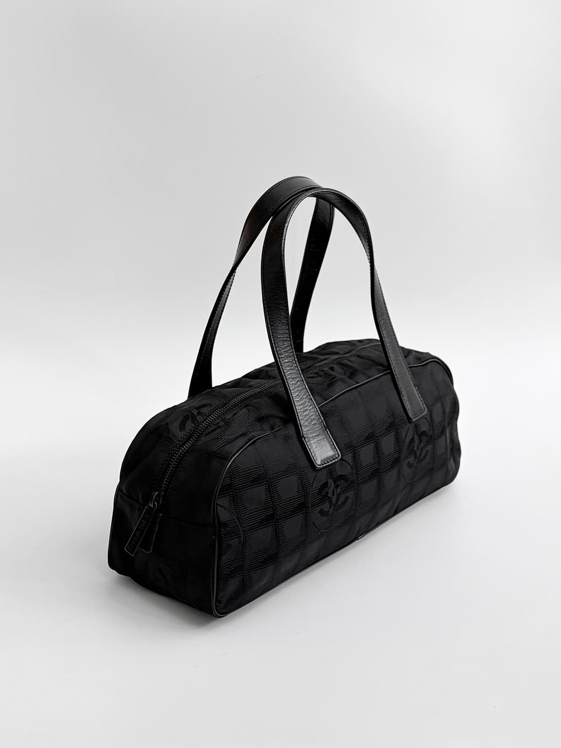 샤넬 뉴트래블라인 바게트 토트백 판매합니다. 상품이미지3