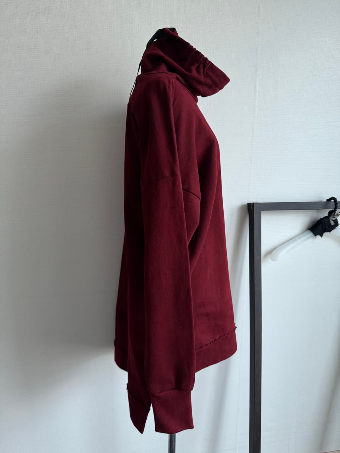 “Kmrii” Over Neck Pullover 상품이미지2