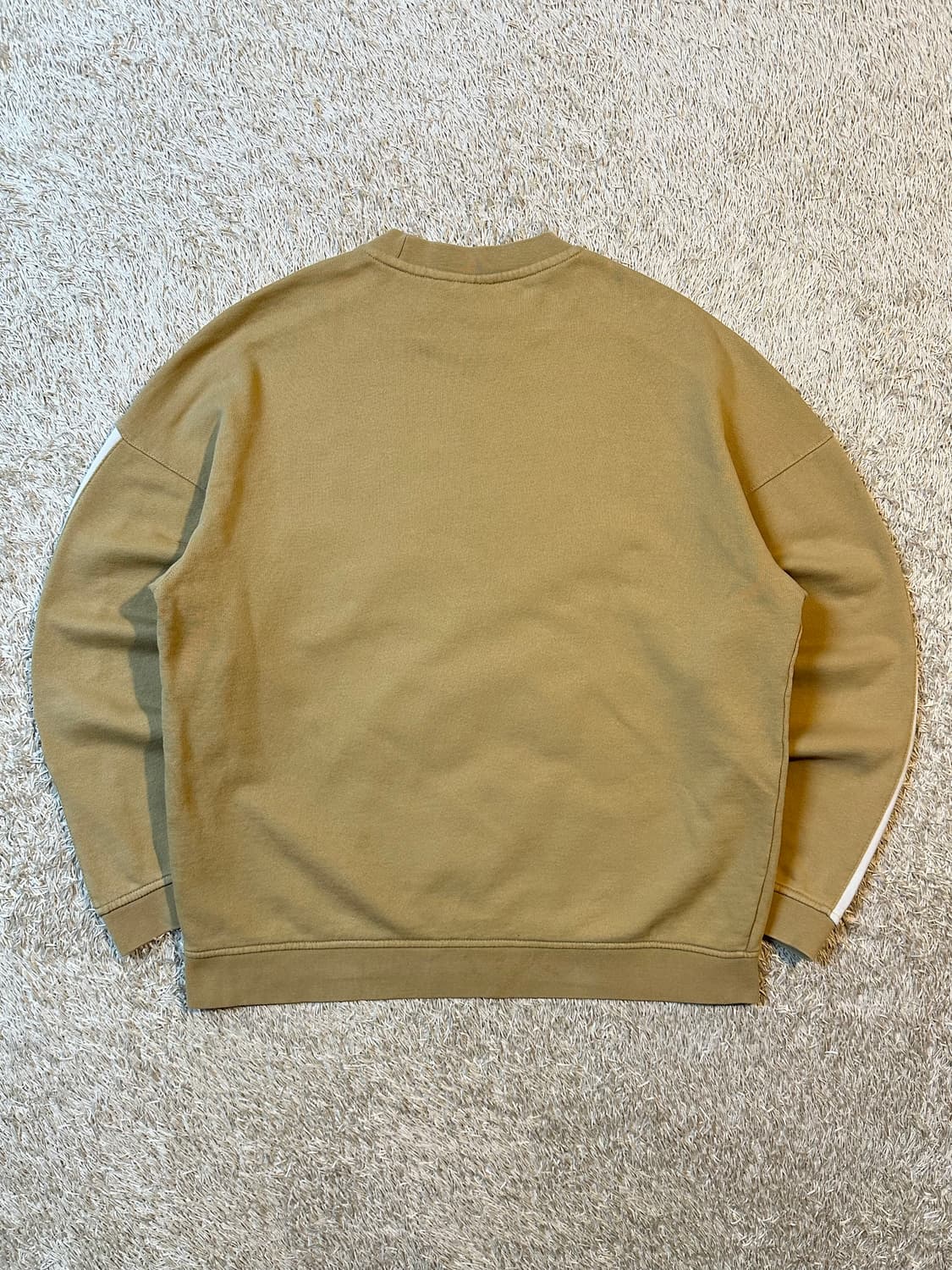 아디다스 ADIDAS 락업 크루 맨투맨 베이지 상품이미지3