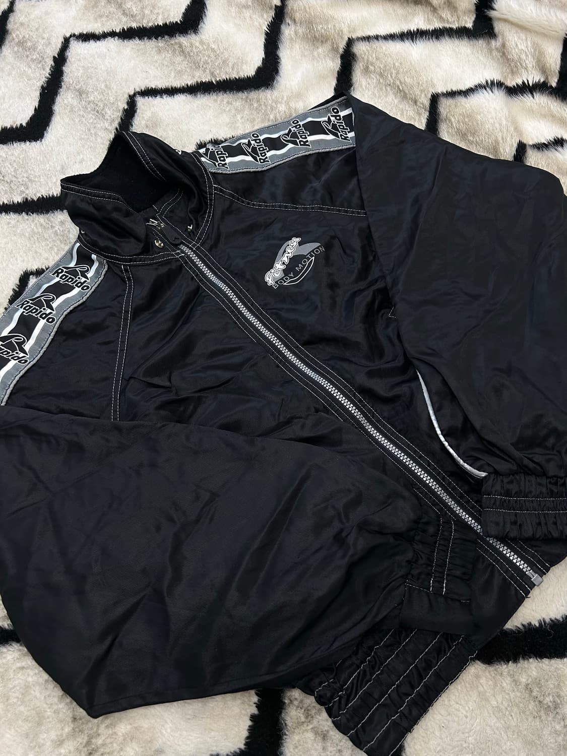 [실측L]라피도 올드스쿨 크롭 바람막이/약유광 상품이미지3