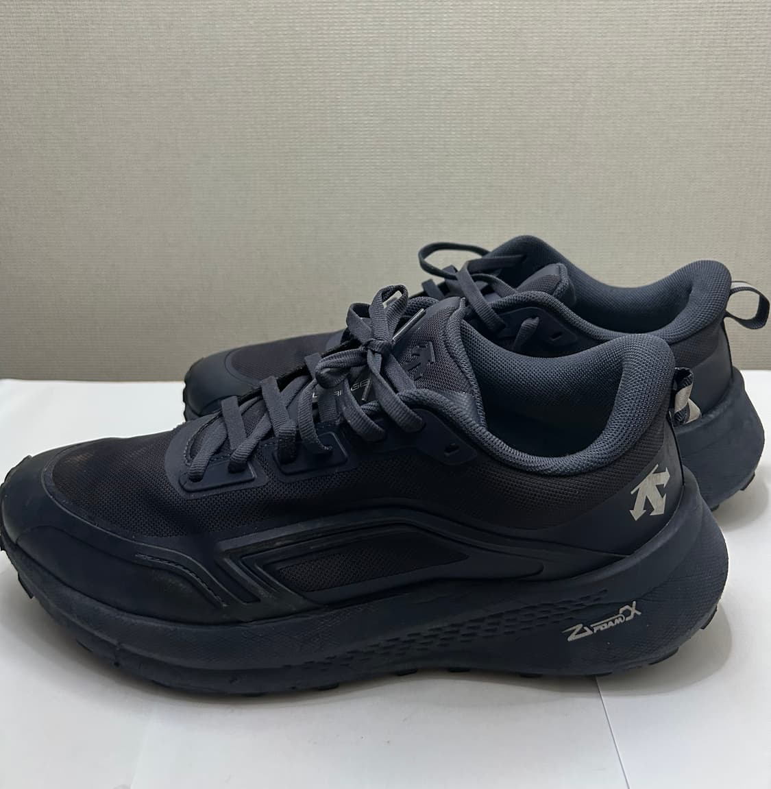 데상트 플라이릿 운동화(비브람솔) 상품이미지1