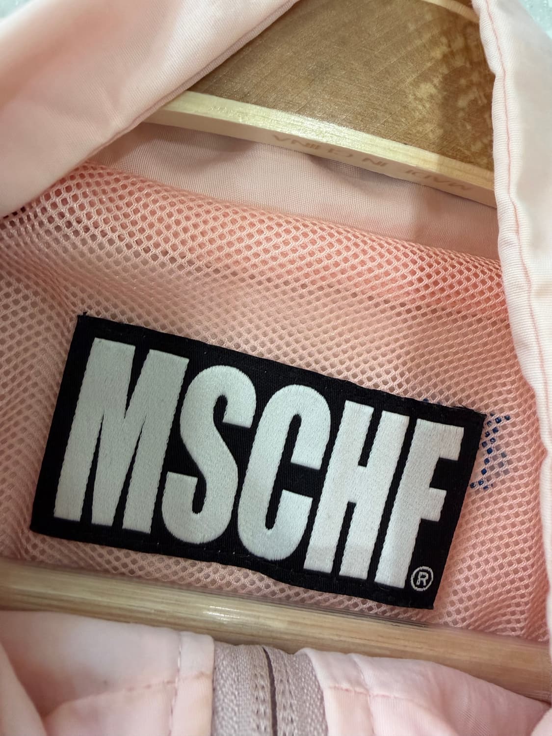 264. 미스치프 바람막이 자켓  상품이미지3