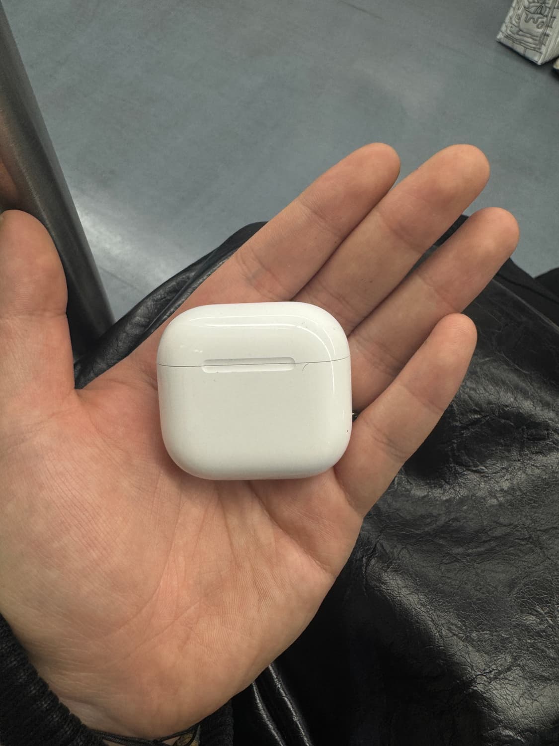 에어팟 프로 4 노이즈 캔슬링 모델 급처 싸게 팔아요 상품이미지3
