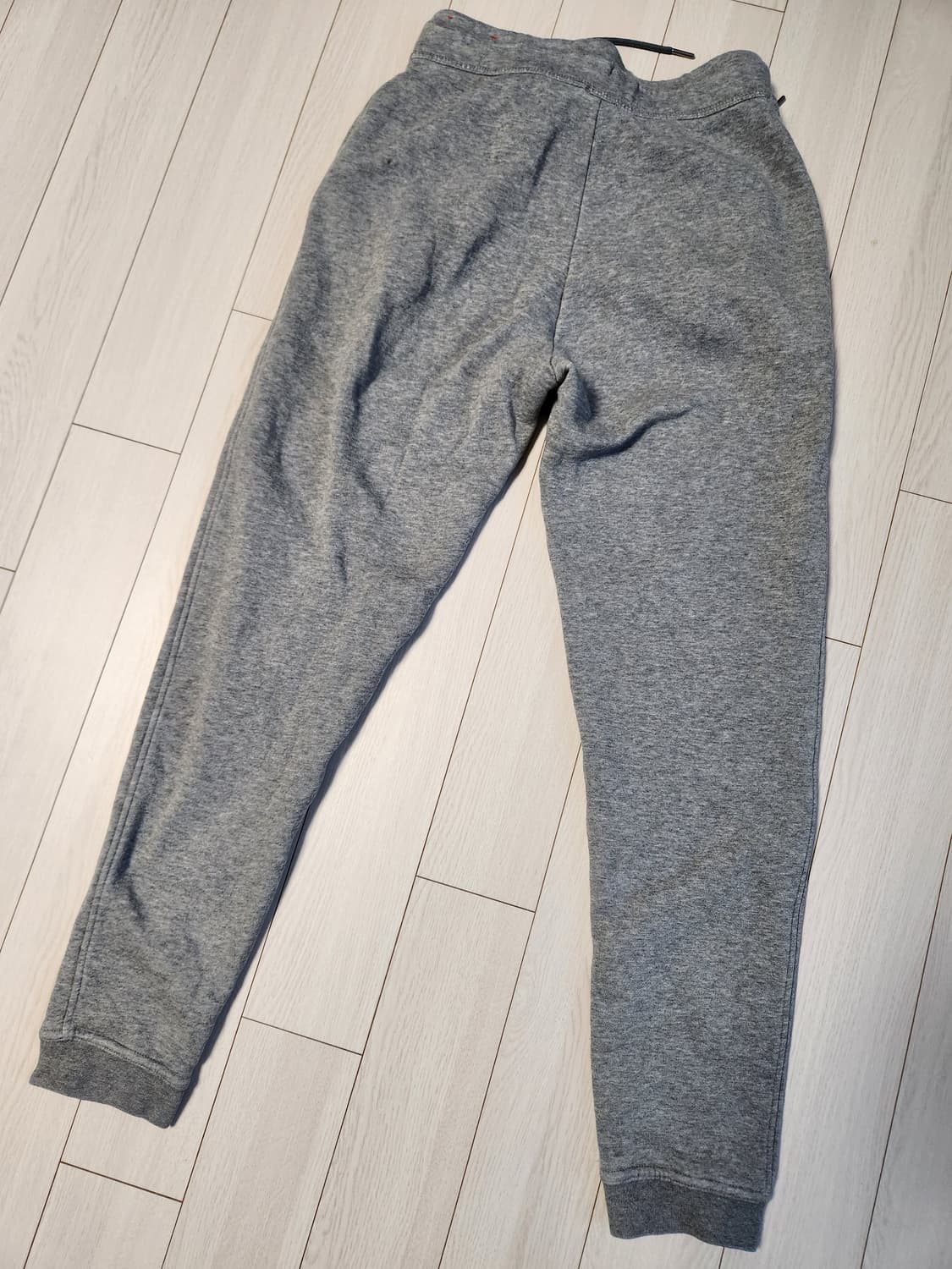 나이키 우먼스 랠리 스웨트 트레이닝 팬츠 사이즈xs

여러 중고사이트에도 상품이미지9