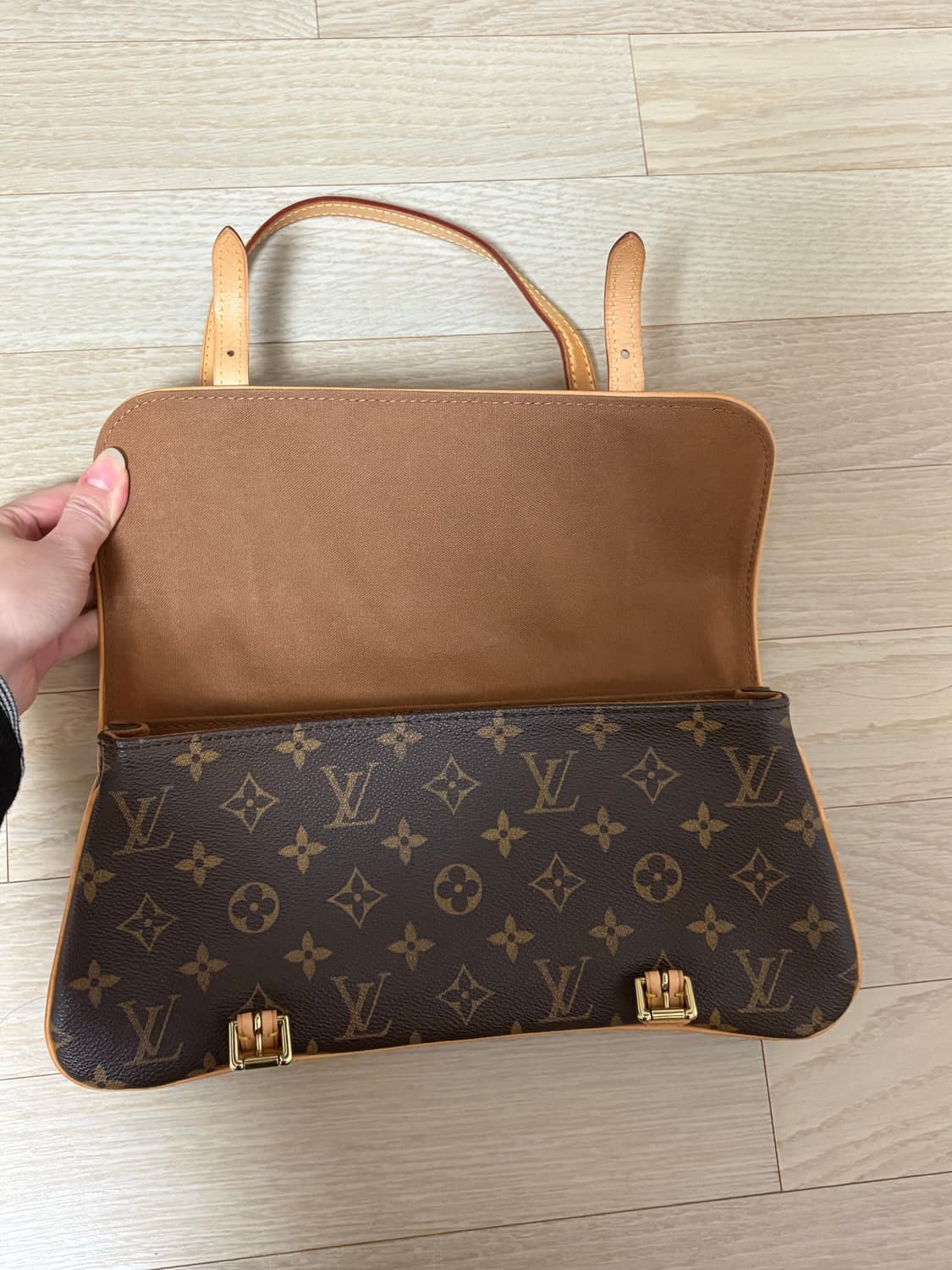 루이비통 마렐르 숄더백 상품이미지3