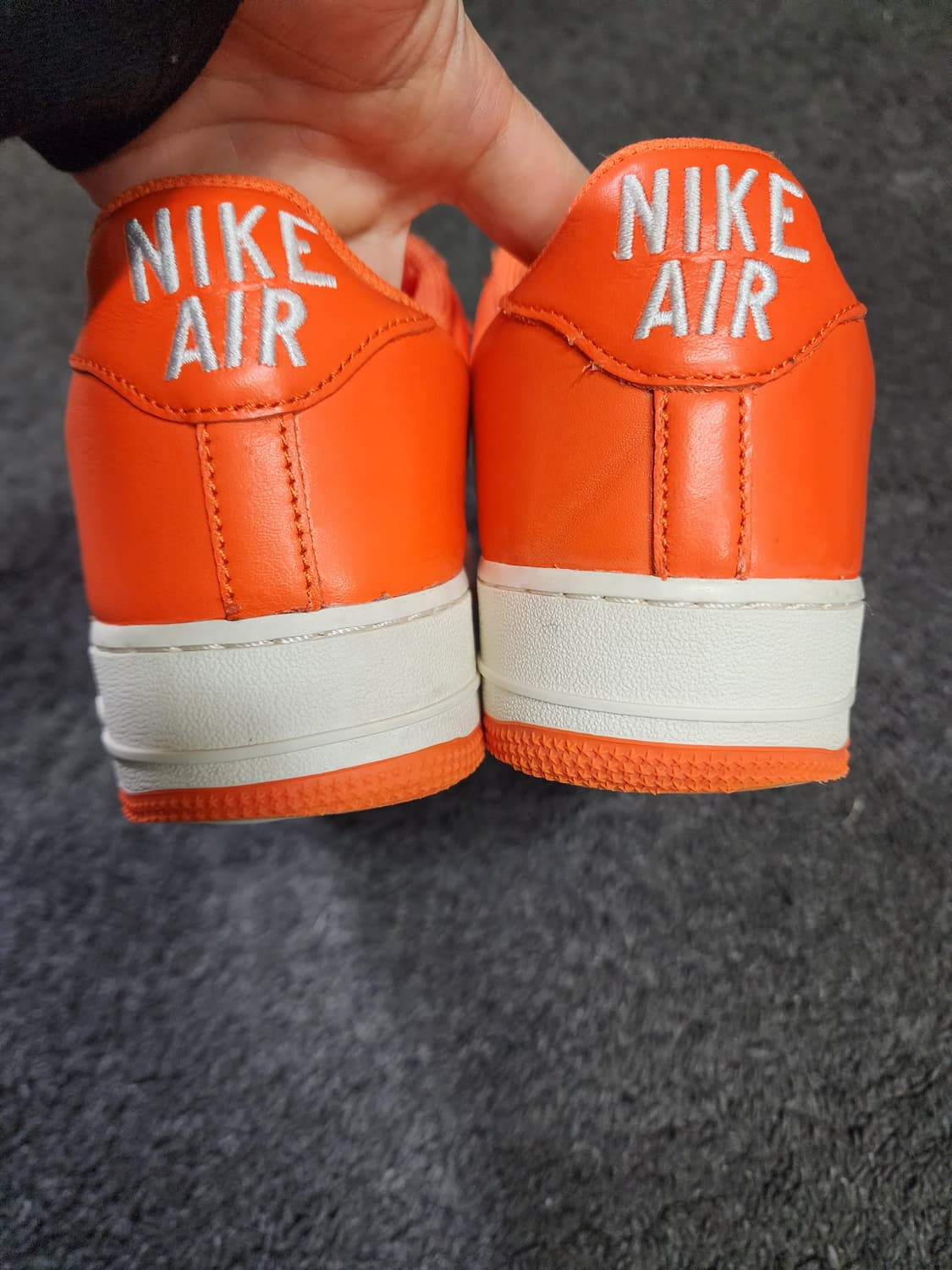 나이키 에어포스1 로우 컬러 오브 더 먼스 세이프티 오렌지   상품이미지7