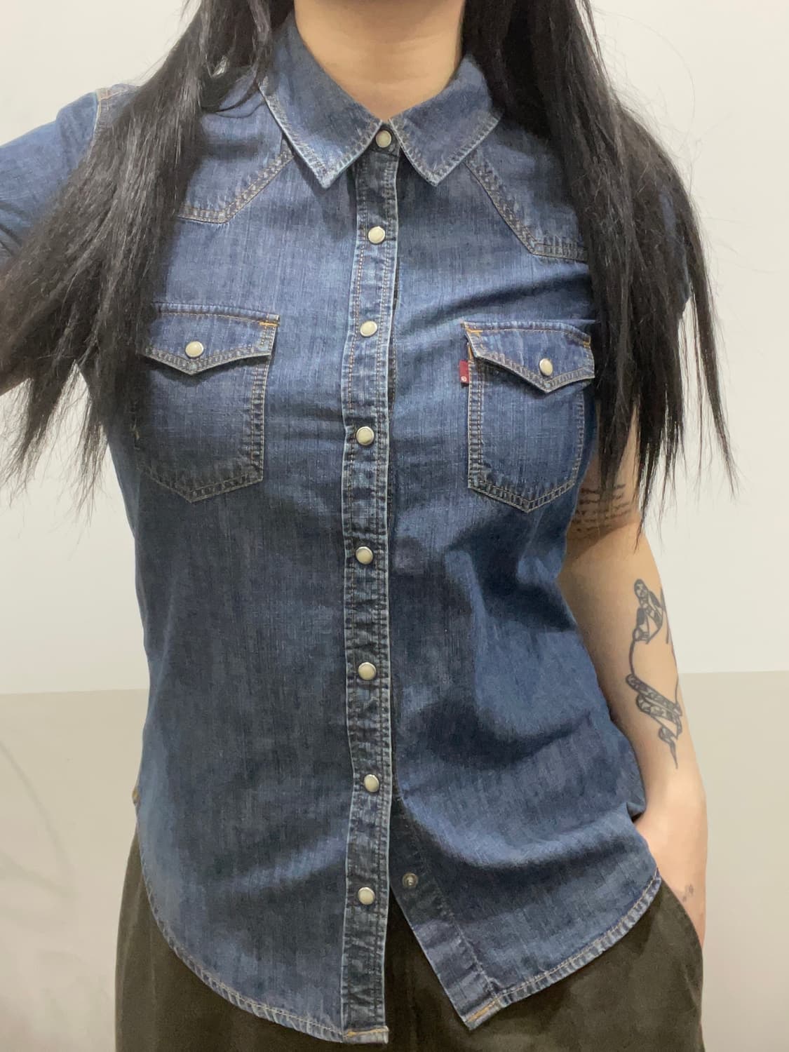 Levi’s 리바이스 슬림핏 웨스턴 데님 반팔셔츠 상품이미지1