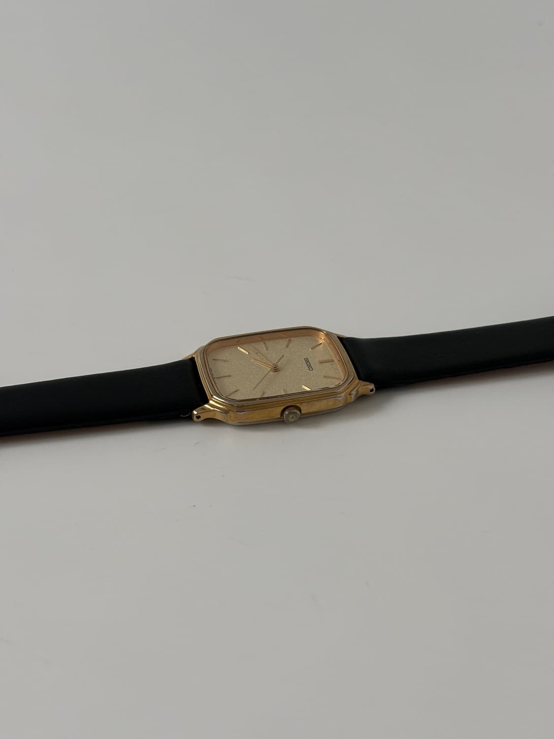 1980년대 텍스쳐 다이얼 골드 스퀘어 쿼츠 남성 상품이미지4