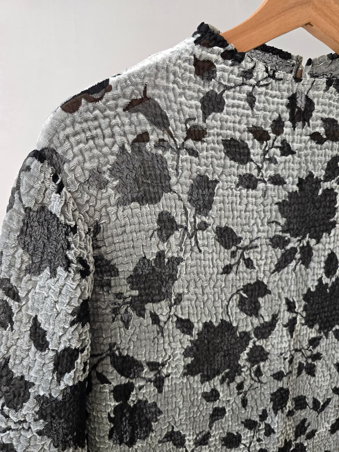 Black Velvet & Organza Floral Blouse  상품이미지2