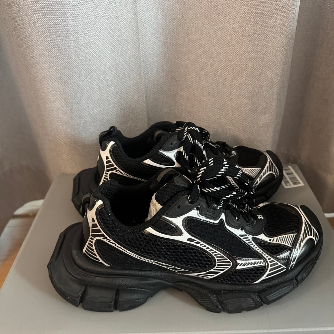 발렌시아가 3XL 블랙 39 사이즈 판매 상품이미지3