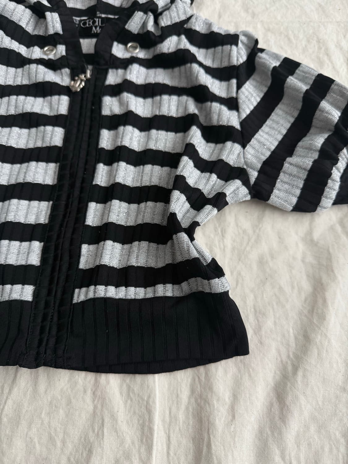 세실맥비 단가라 크롭 반팔 후드집업  상품이미지3