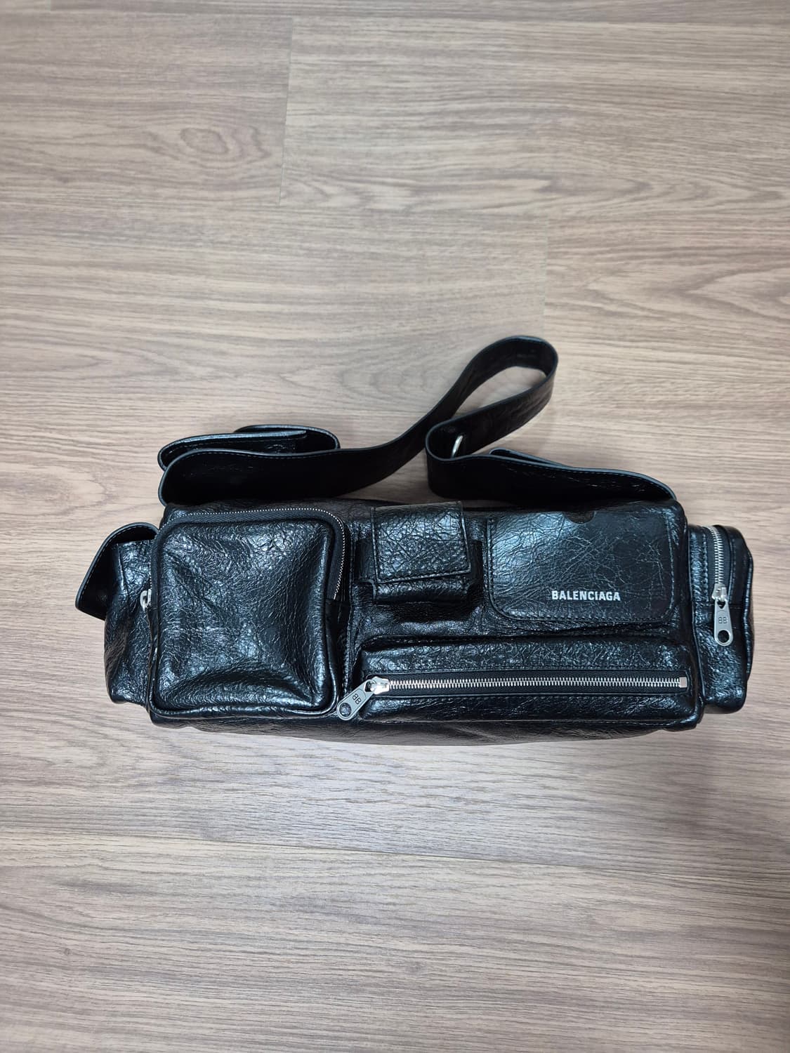 발렌시아가 슈퍼비지 수퍼비지 스몰 슬링백 블랙 상품이미지2