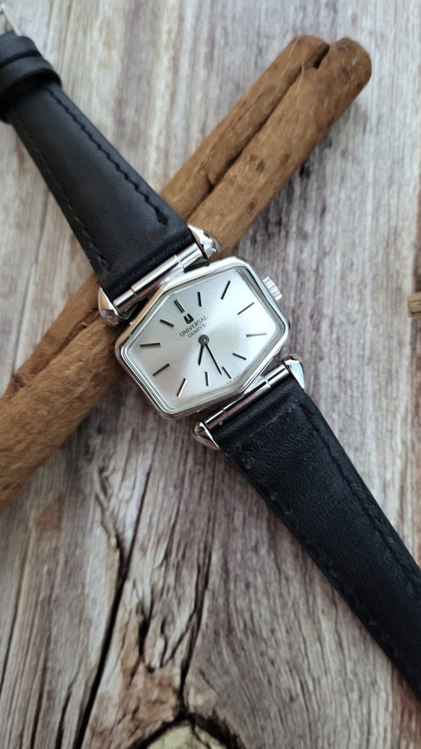 [특가상품]정품 빈티지 유니버셜 제네브 헥사곤케이스 힌지드러그 수동시계 상품이미지1