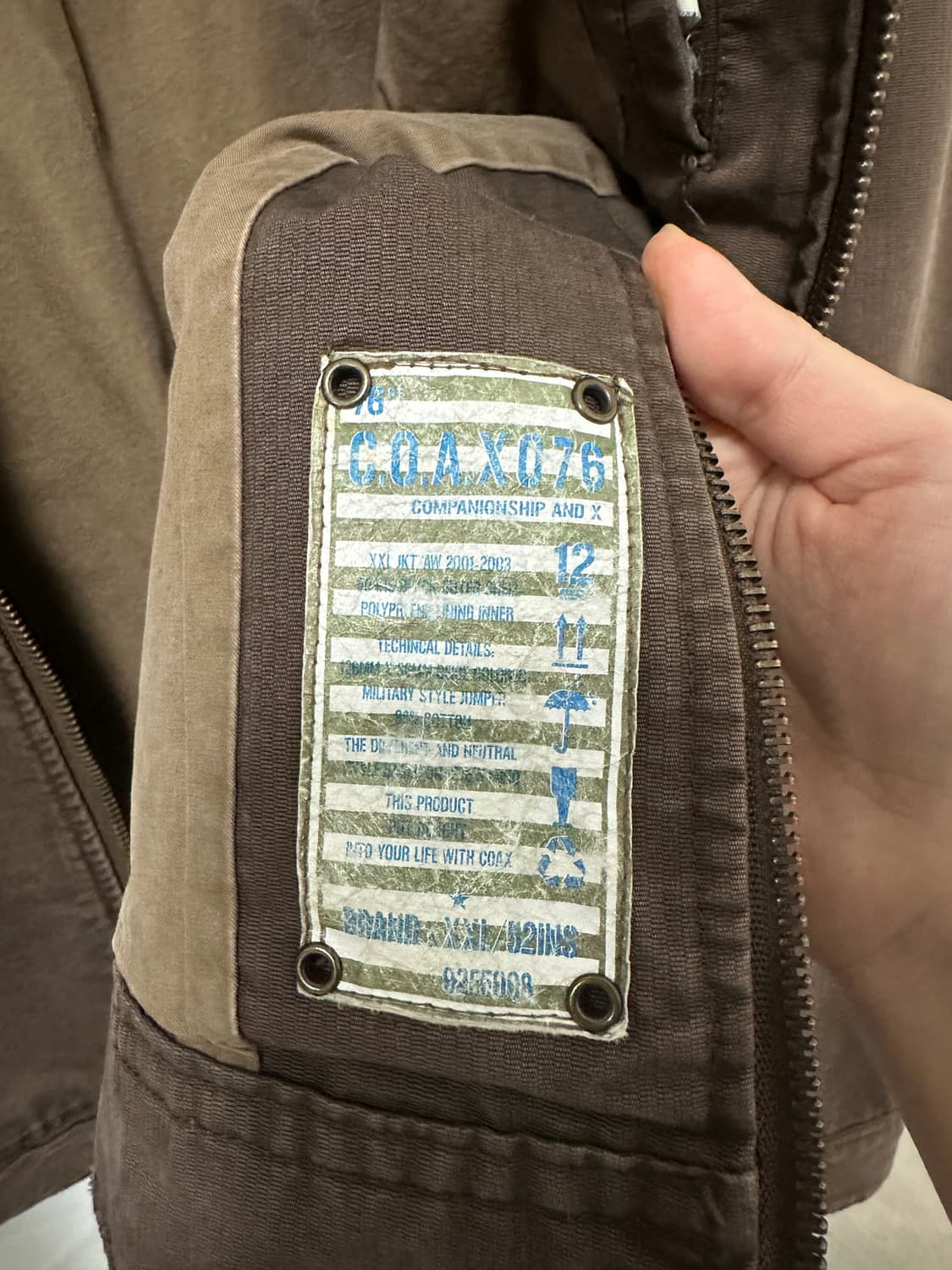 COAX 버튼 지퍼 디테일 반하이넥 자켓 상품이미지10