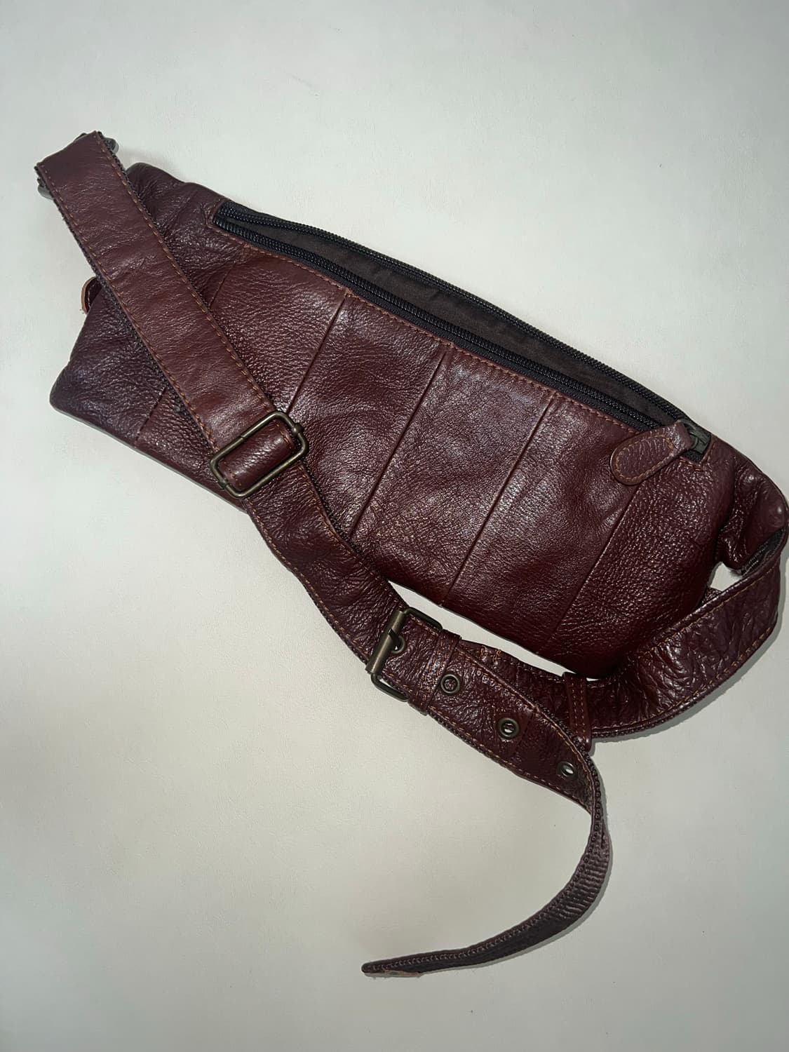 vintage leather sling bag 상품이미지3