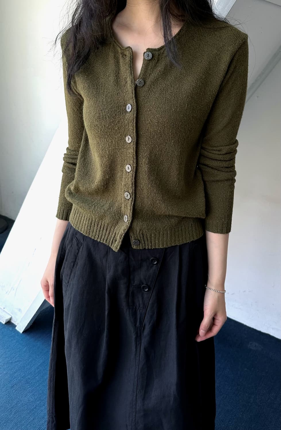 Light fabric natural design knit cardiga 상품이미지7
