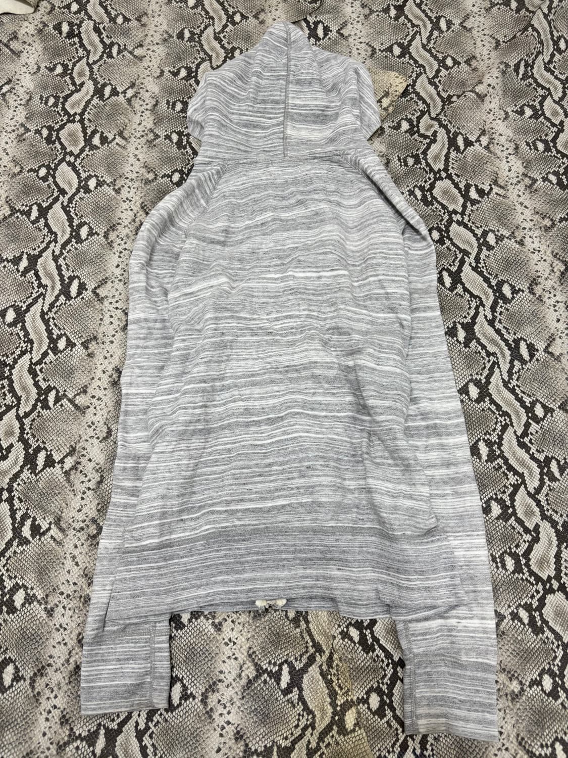 “Vintage” Grey Stripe Y2K Hood Zip Up 상품이미지6