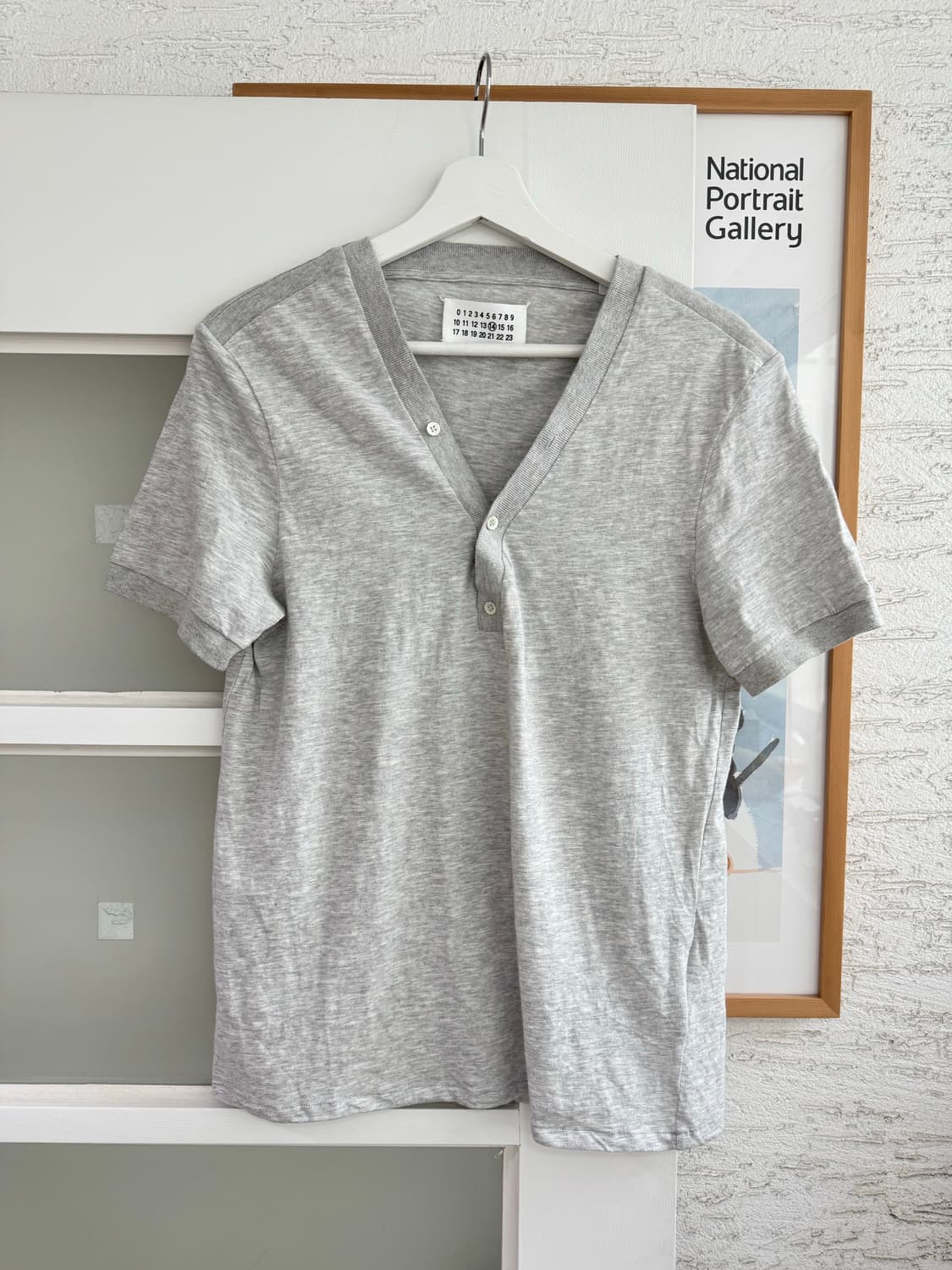 [Maison Margiela] [메종메르지엘라] 그레이 반팔 티셔츠 상품이미지1