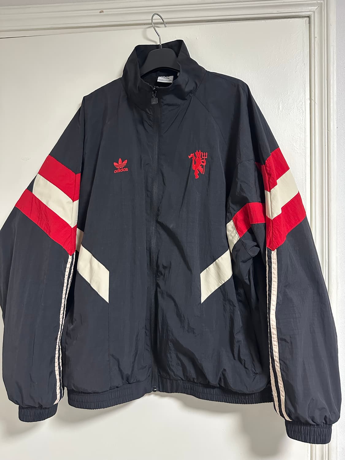 아디다스 맨유 윈드브레이커 바람막이 상품이미지1