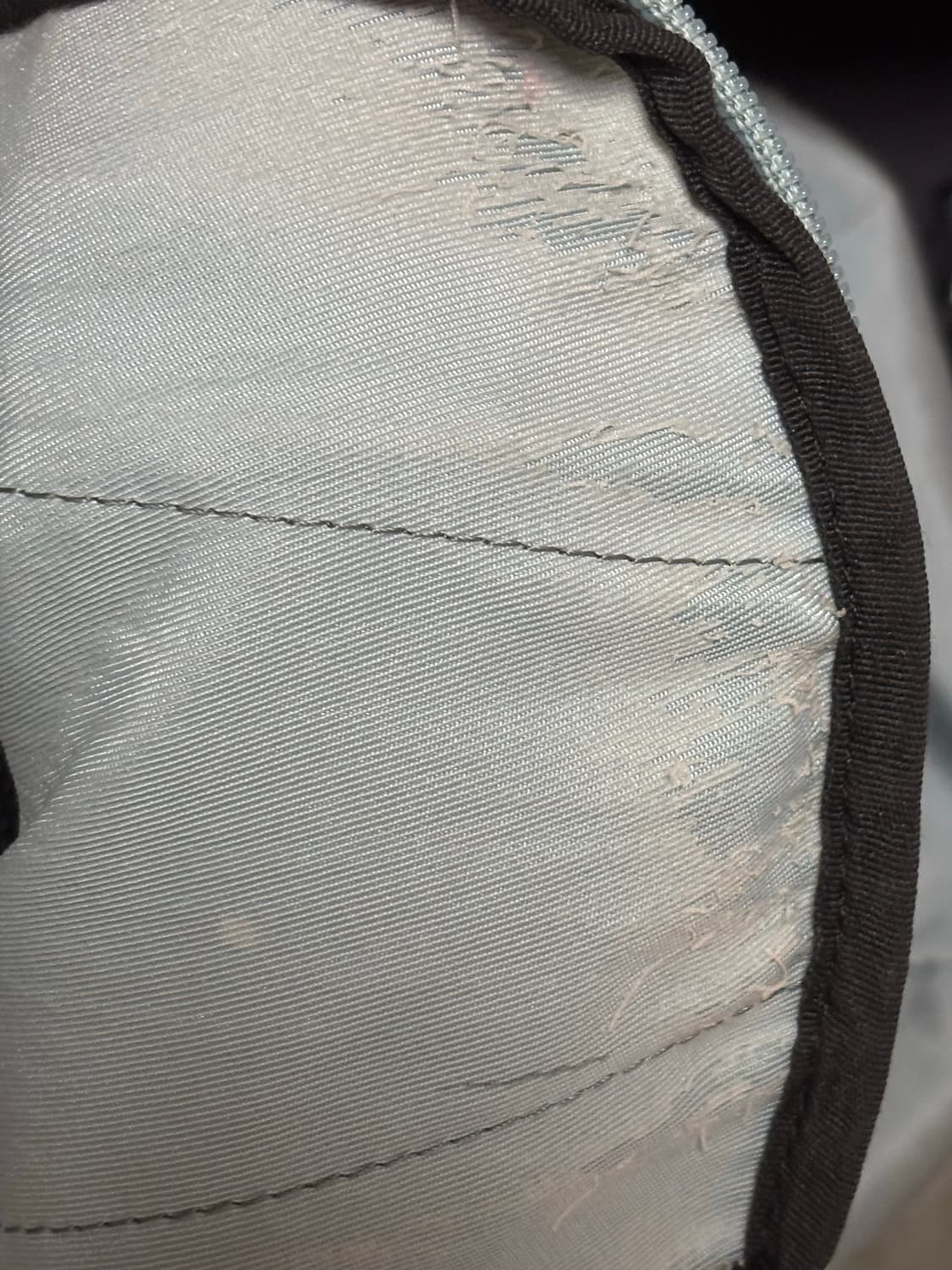 MSCHE 미스치프 백팩 하늘색 블루 팔아요 상품이미지3