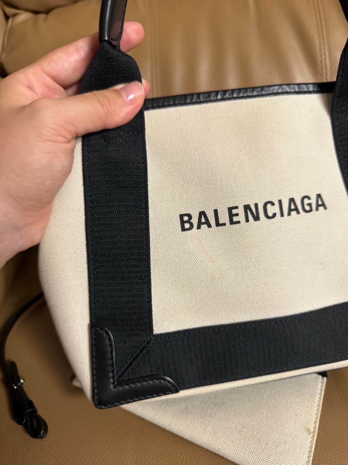 발렌시아가 카바스 도트백 XS 상품이미지3