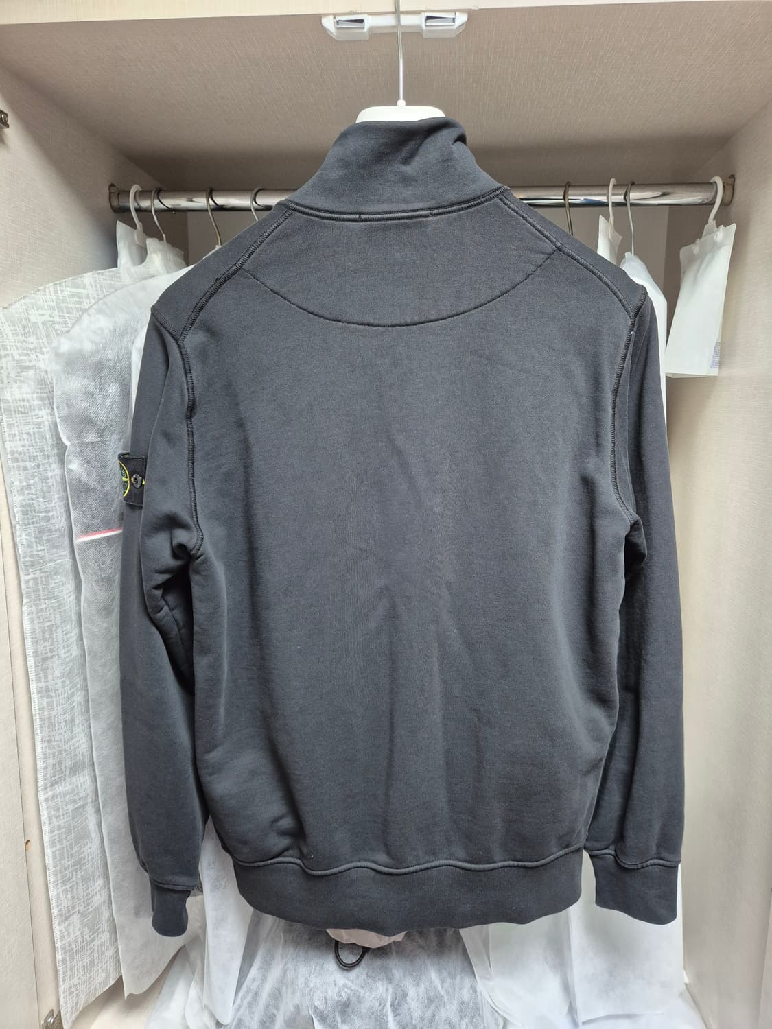 한글택 23SS 스톤아일랜드 집업 블랙 95-M 상품이미지2