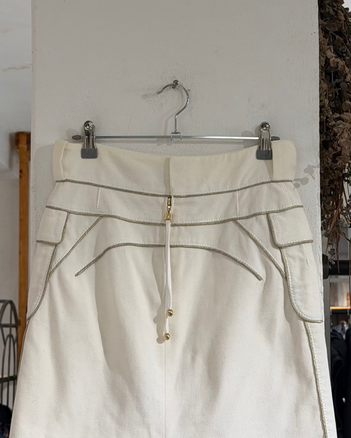 루이비통 아이보리 플리츠 포켓 미디 스커트 상품이미지4