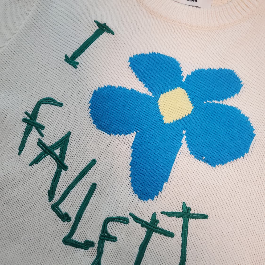 Fallett 팔렛 드로잉 플라워 니트 아이보리 상품이미지6