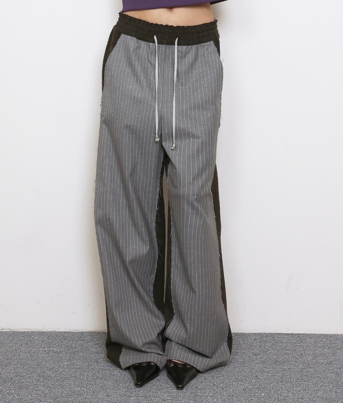 FRONT STRIPE EFFORTLESS PANTS, GREY 상품이미지1