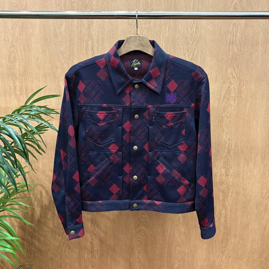 니들스 트러커 자켓 체크 자가드 패턴 레드 나비 자수 디테일 네이비 상품이미지1