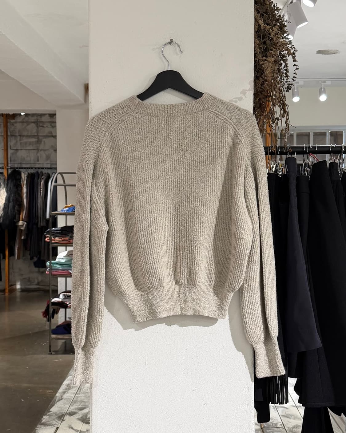 랑방 라이트 그레이 라운드넥 롱슬리브 니트 탑 상품이미지6