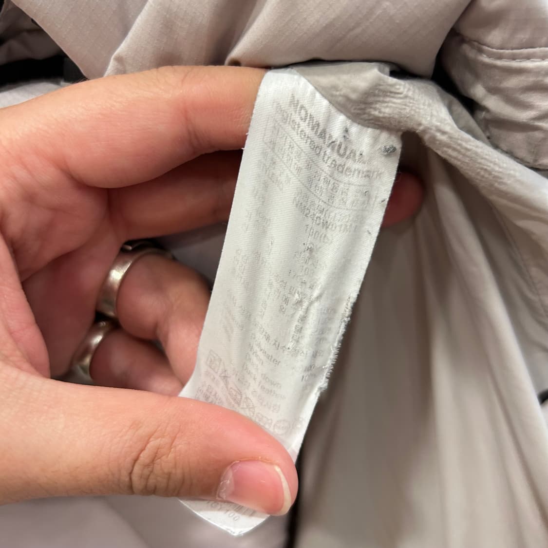 노매뉴얼 덕다운 스몰로고 숏 푸퍼 패딩 상품이미지4