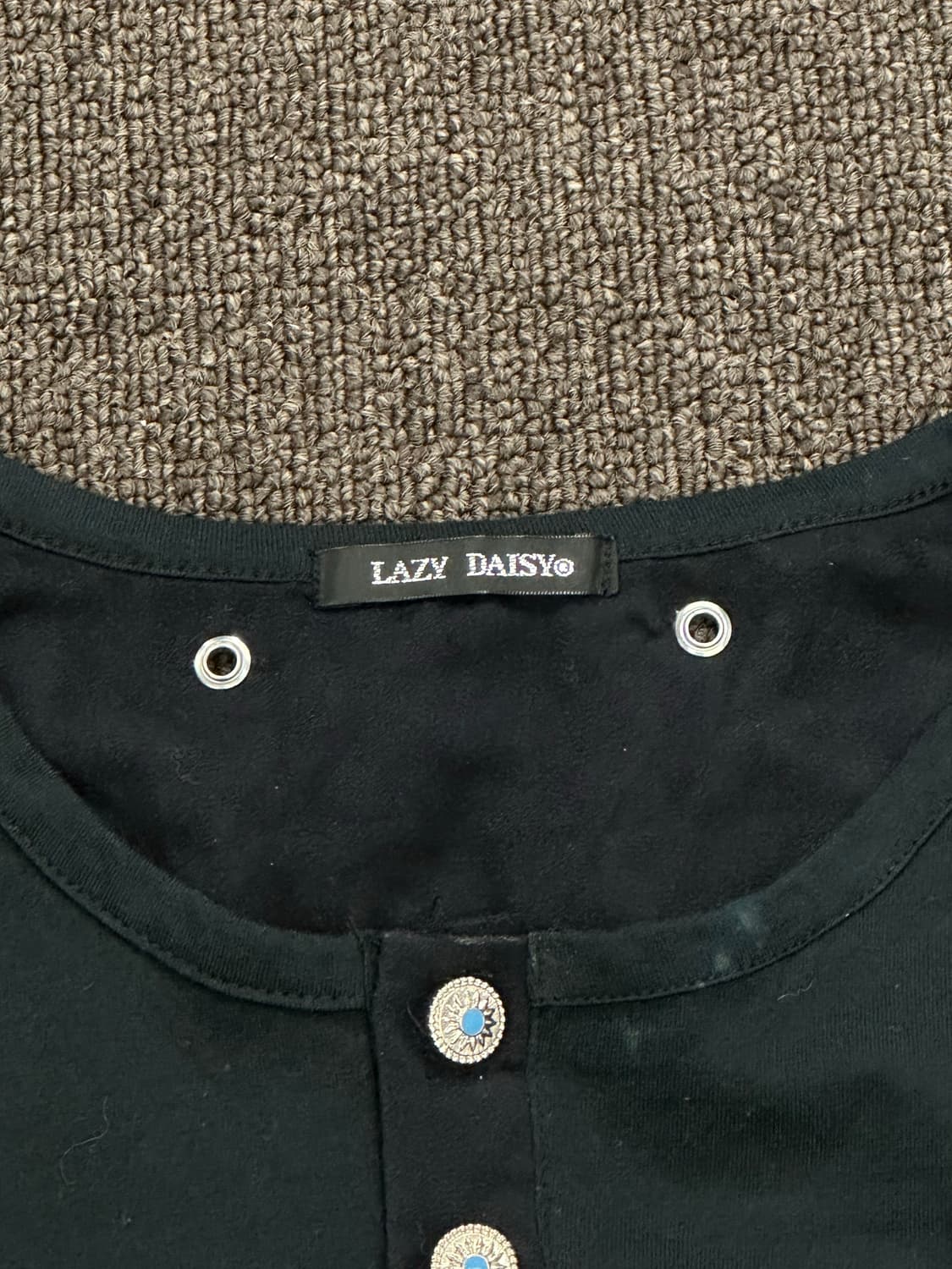 M)LAZY DAISY 빈티지 여성 메탈 버튼 헨리넥 롱슬리브 상품이미지4