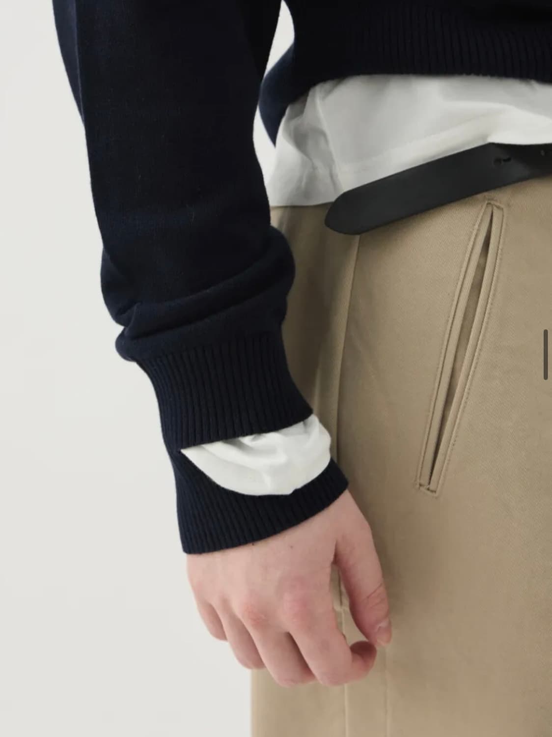 [L] 윈더 슬리브컷 브이넥 니트 네이비 상품이미지3