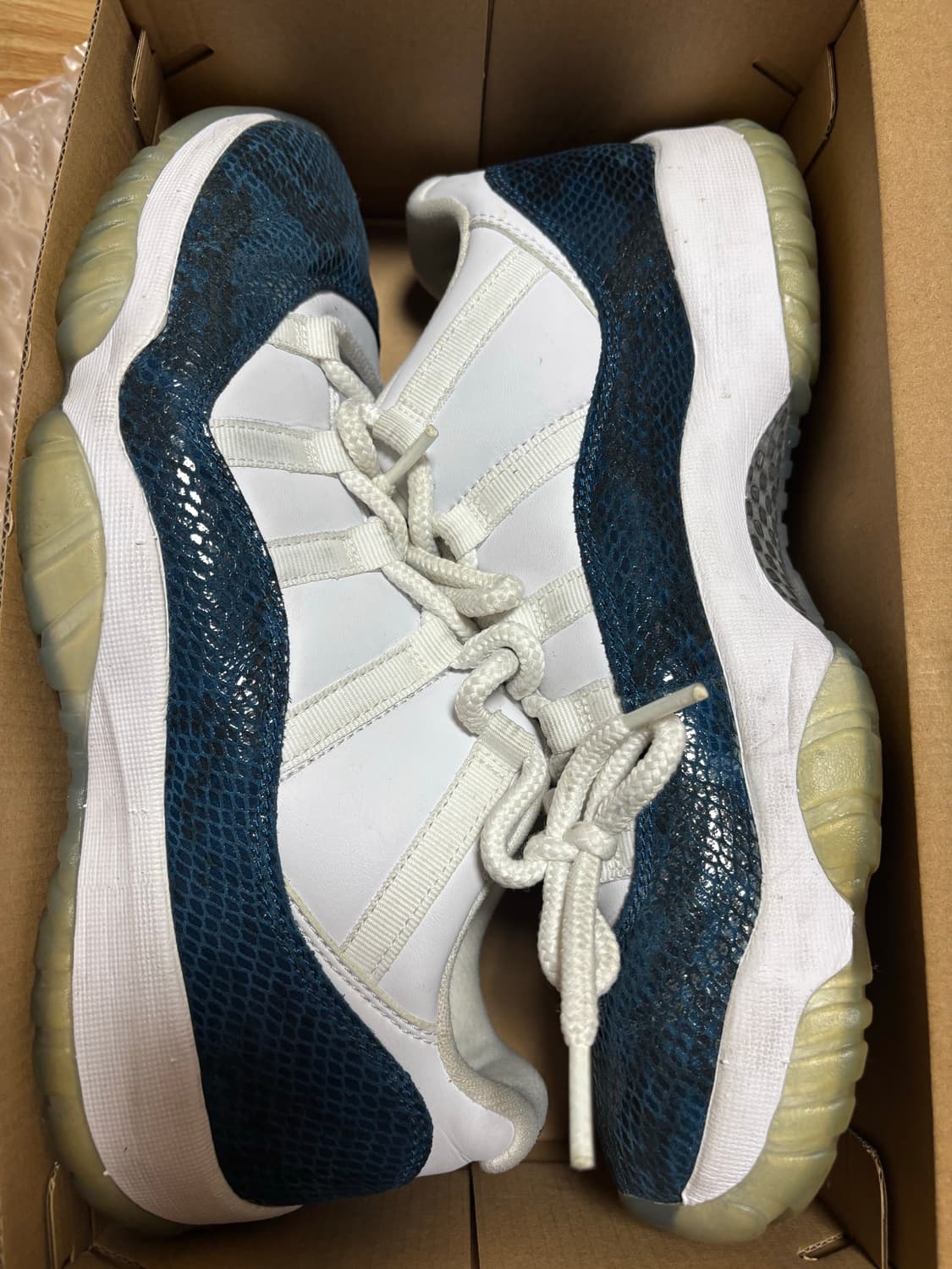 조던 11 남뱀피 상품이미지1