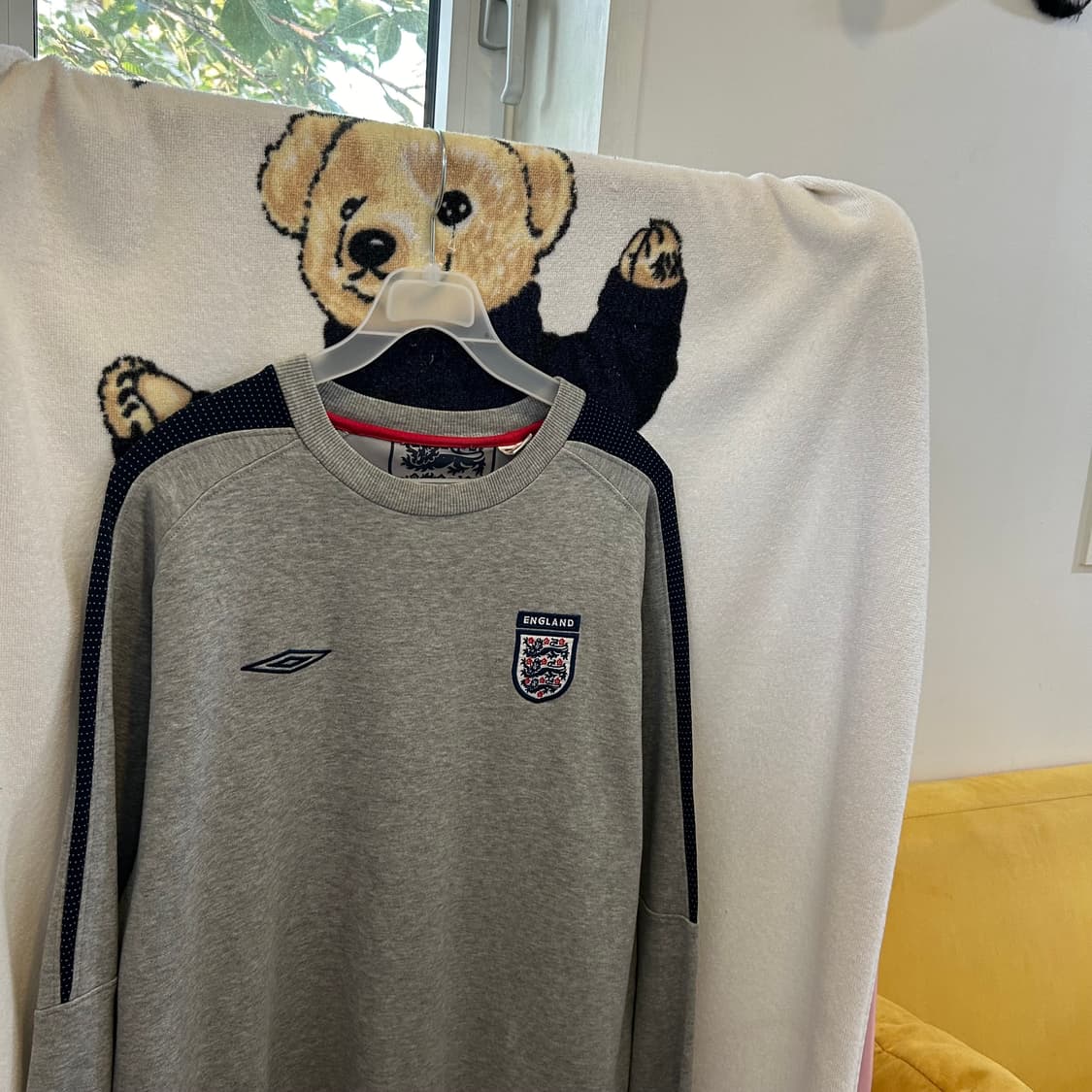 엄브로 잉글랜드 맨투맨 상품이미지2